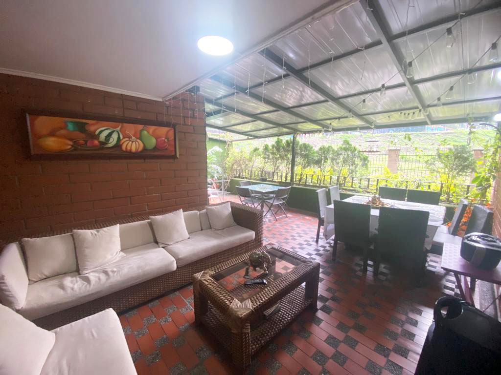 Apartamento de 4 alcobas en arriendo en La Aguacatala, Medellín, 280 m² · foto 17 de 18