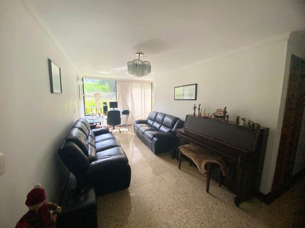 Apartamento de 4 alcobas en arriendo en La Aguacatala, Medellín, 280 m² · foto 2 de 18