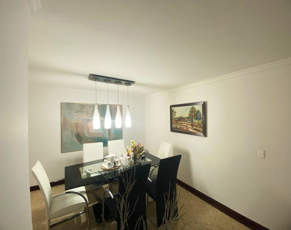 Apartamento de 4 alcobas en arriendo en La Aguacatala, Medellín, 280 m² · foto 7 de 18