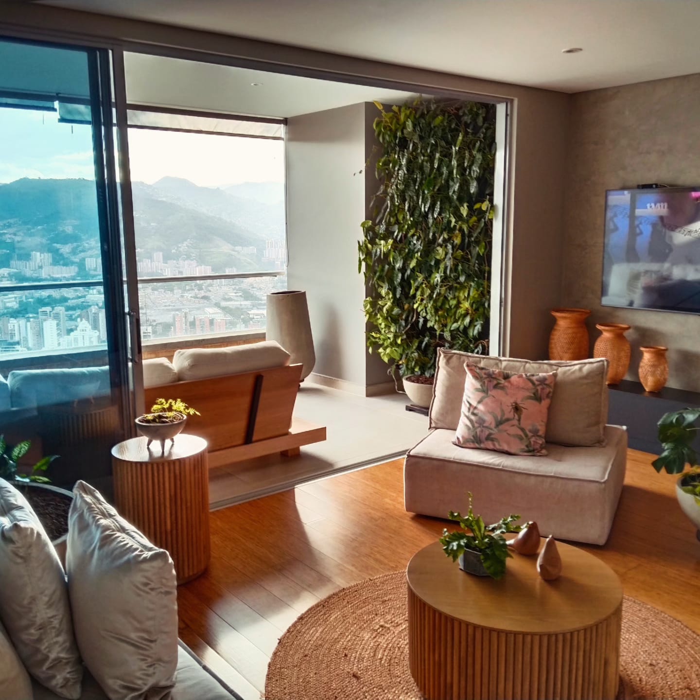 Apartamento de 3 alcobas en venta en Los Balsos No.2, Medellín, 204 m² · foto 3 de 10