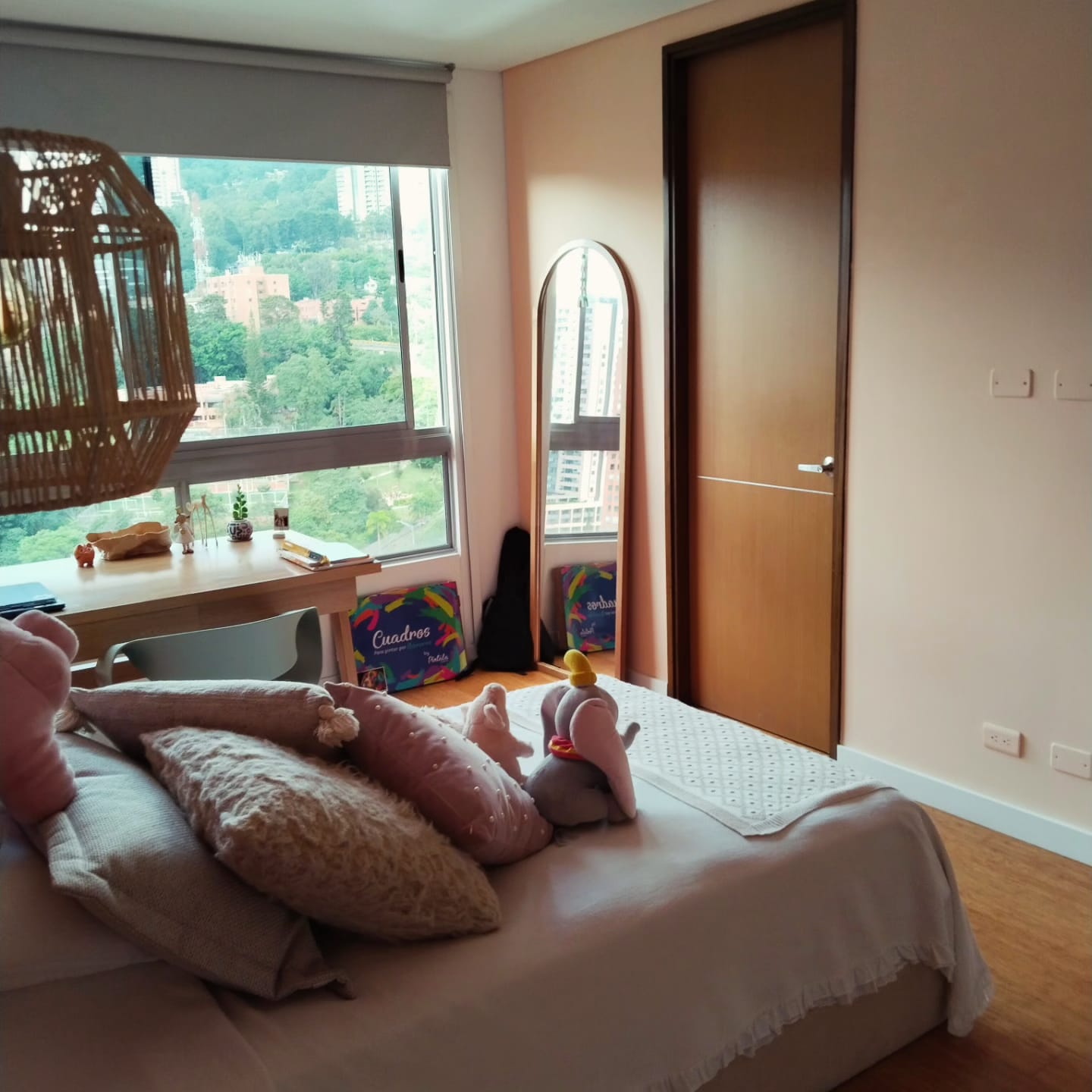 Apartamento de 3 alcobas en venta en Los Balsos No.2, Medellín, 204 m² · foto 7 de 10