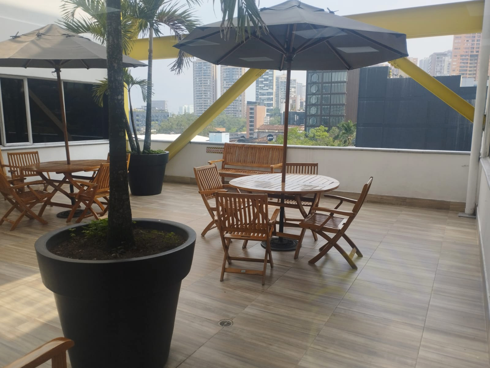 Oficina en arriendo en El Poblado, Medellín, 200 m² · foto 14 de 16