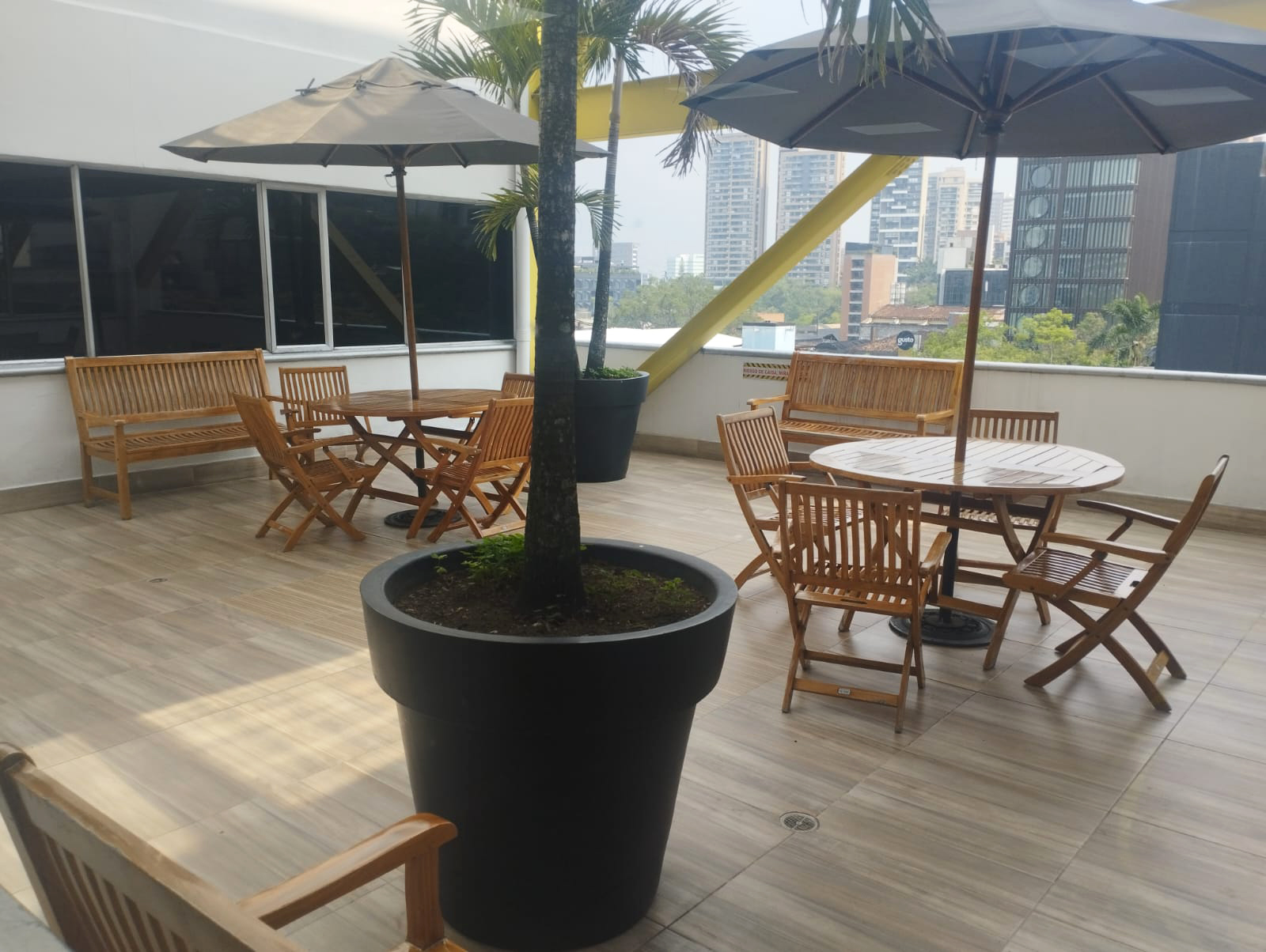 Oficina en arriendo en El Poblado, Medellín, 200 m² · foto 15 de 16