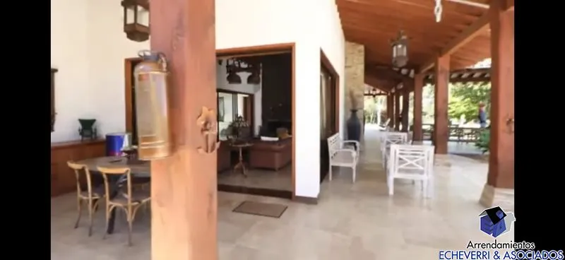 Casa de 4 alcobas en venta en Centro, Rionegro · foto 5 de 10