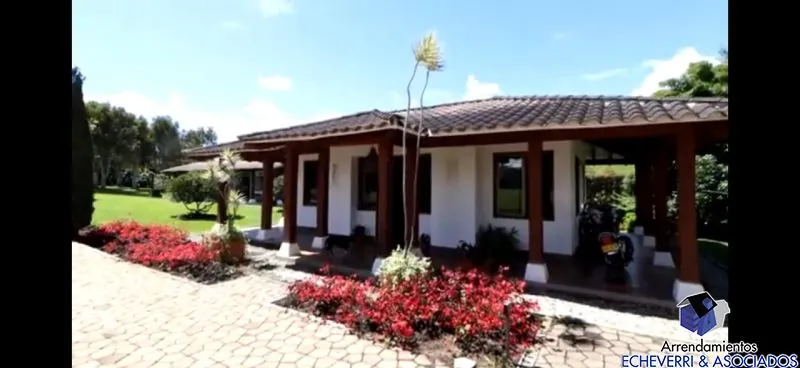 Casa de 4 alcobas en venta en Centro, Rionegro · foto 6 de 10