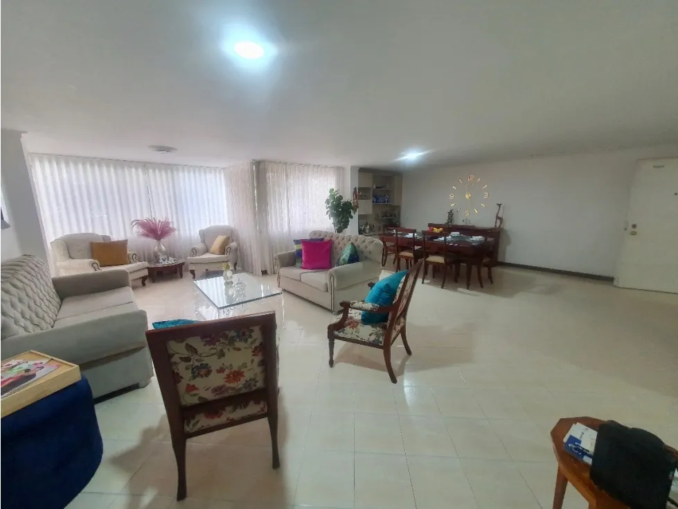Apartamento de 3 alcobas en venta en Manila, Medellín, 142 m² · foto 2 de 16