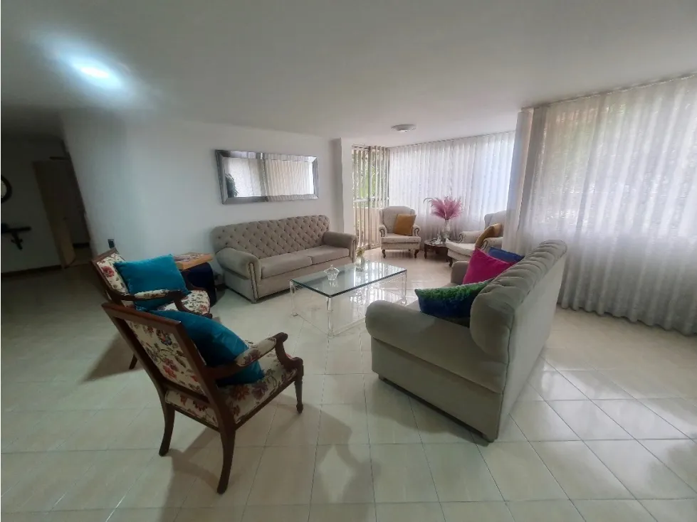 Apartamento de 3 alcobas en venta en Manila, Medellín, 142 m² · foto 3 de 16