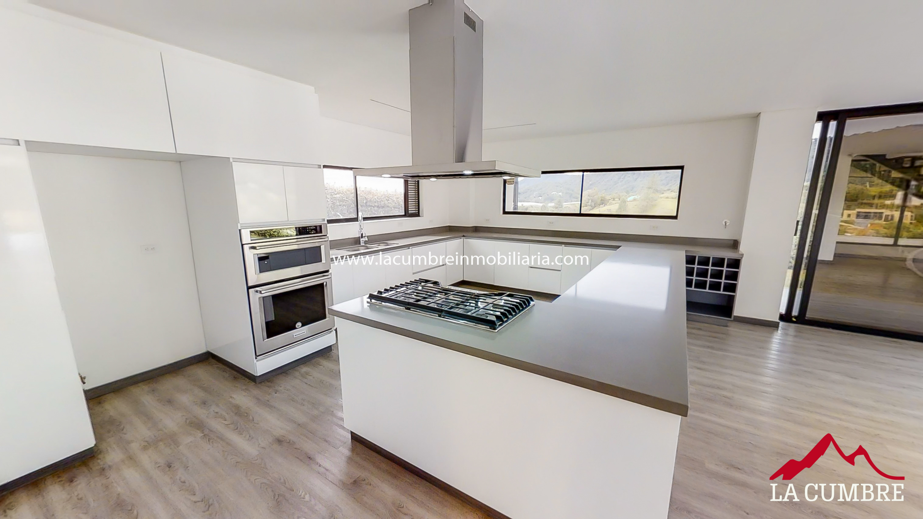 3BR House in Vía Las Palmas (360 m²) - 4