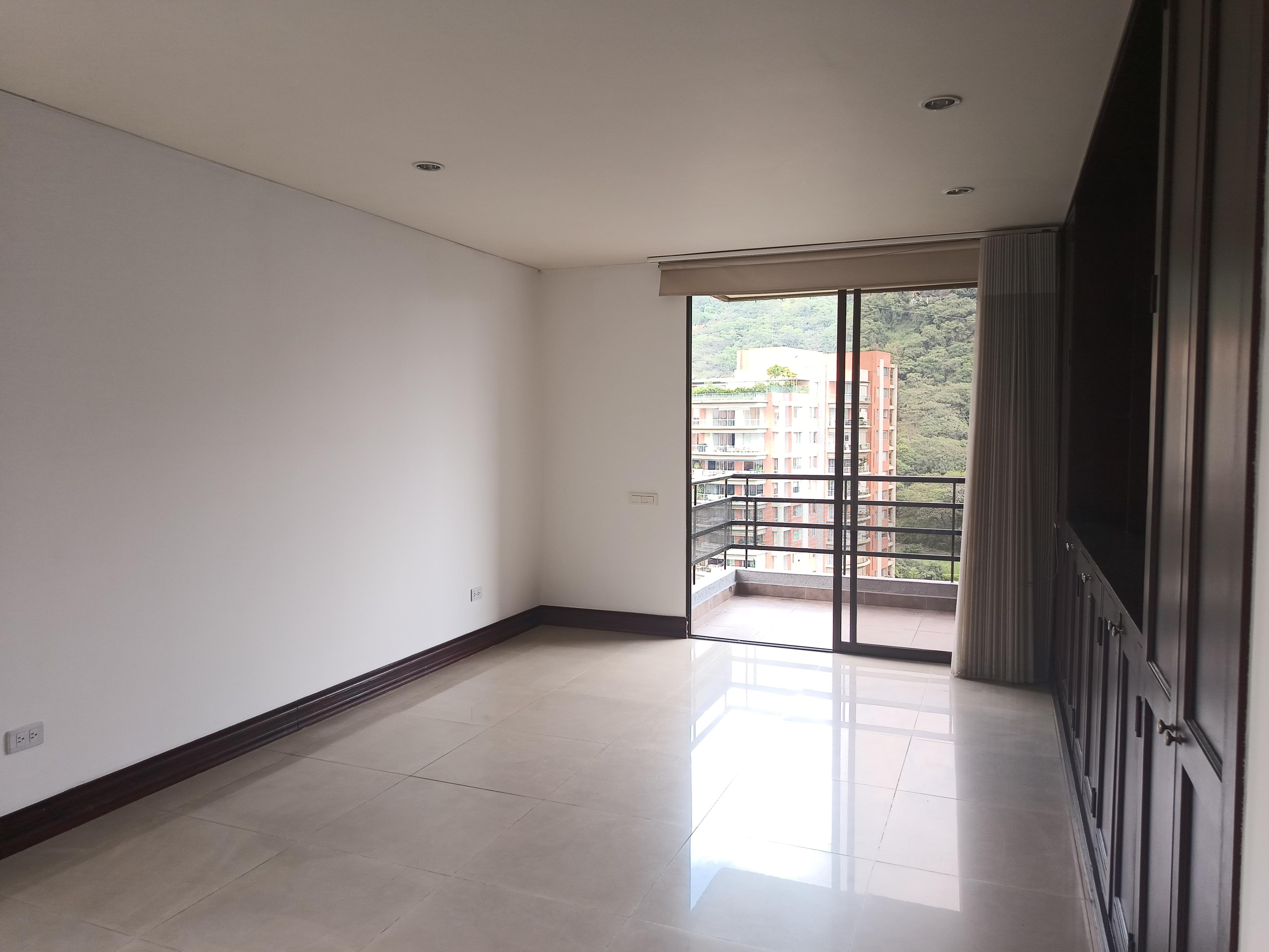 Apartamento de 4 alcobas en venta en Aguacatal, Cali, 192 m² · foto 13 de 24