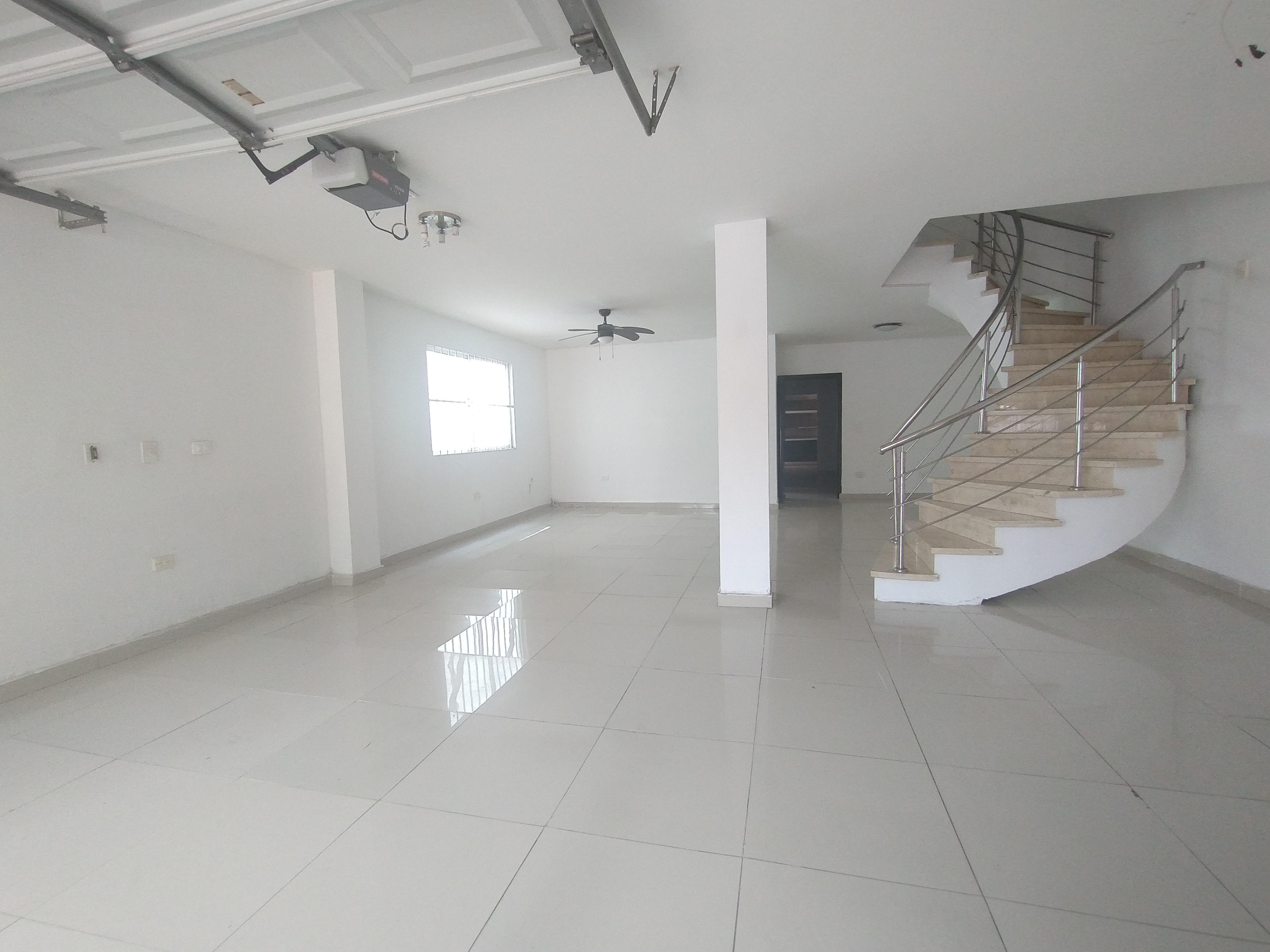 Casa de 5 alcobas en venta en Buenavista, Barranquilla, 217 m² · foto 3 de 14