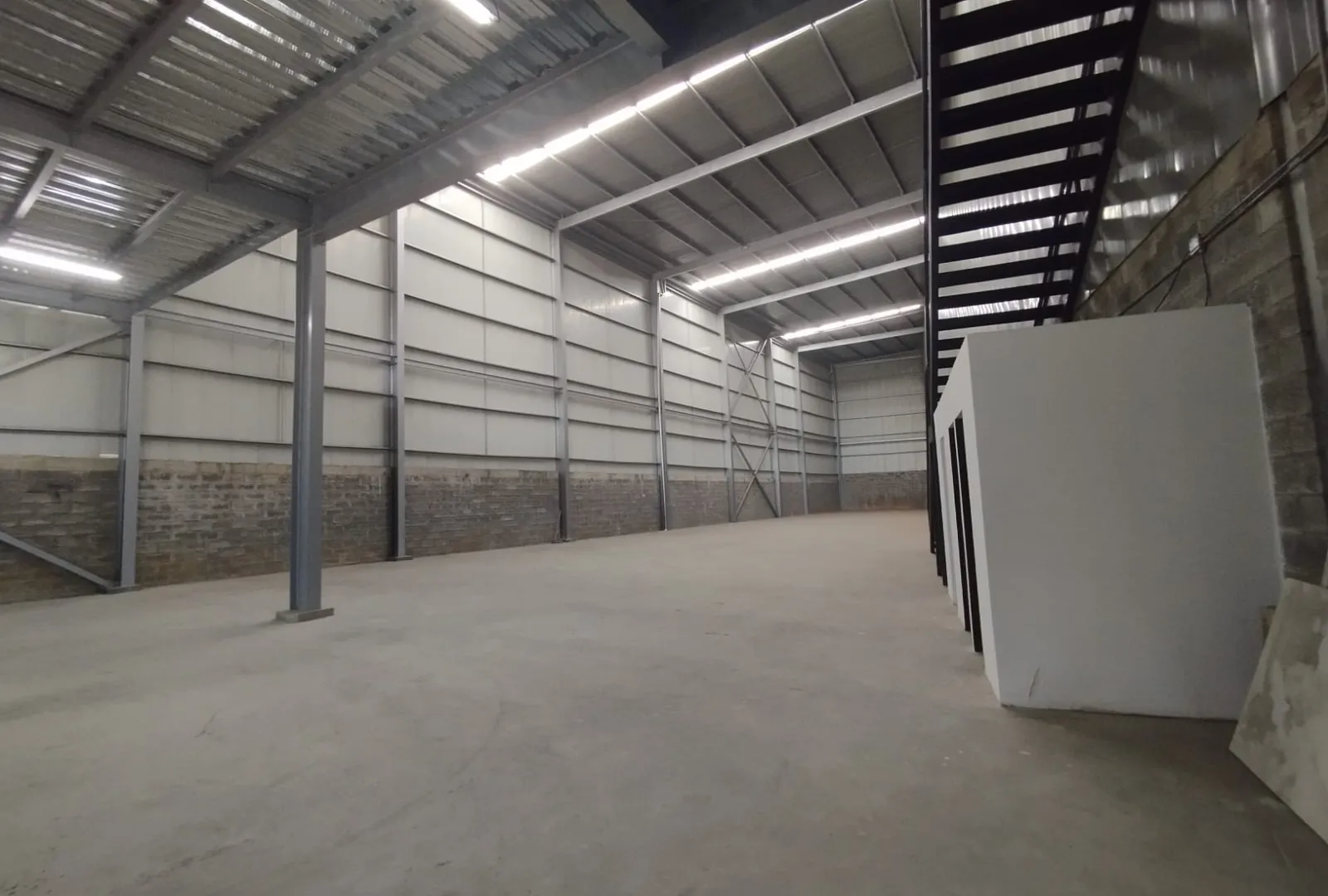 Bodega en arriendo en Romelia Alta, Dosquebradas, 862 m² · foto 2 de 11