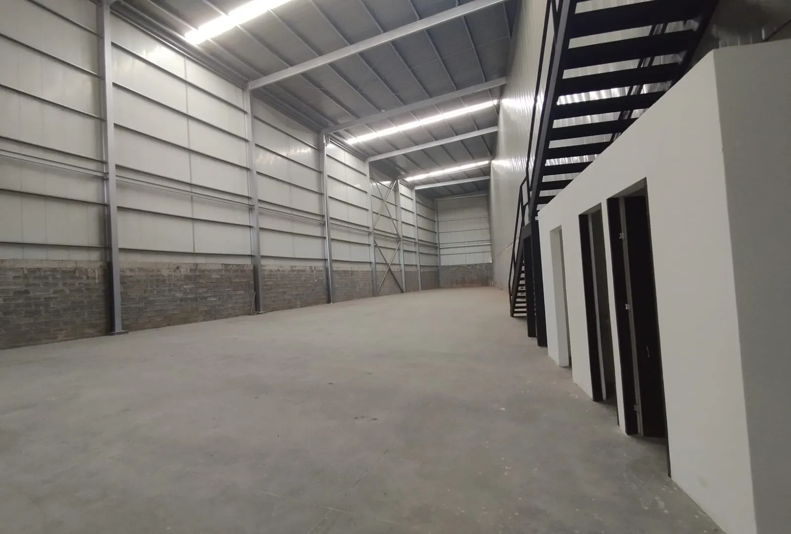 Bodega en arriendo en Romelia Alta, Dosquebradas, 862 m² · foto 3 de 11