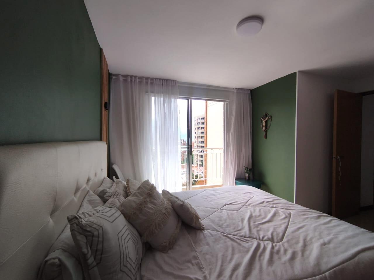 Apartamento de 3 alcobas en arriendo en Castropol, Medellín, 87 m² · foto 7 de 17