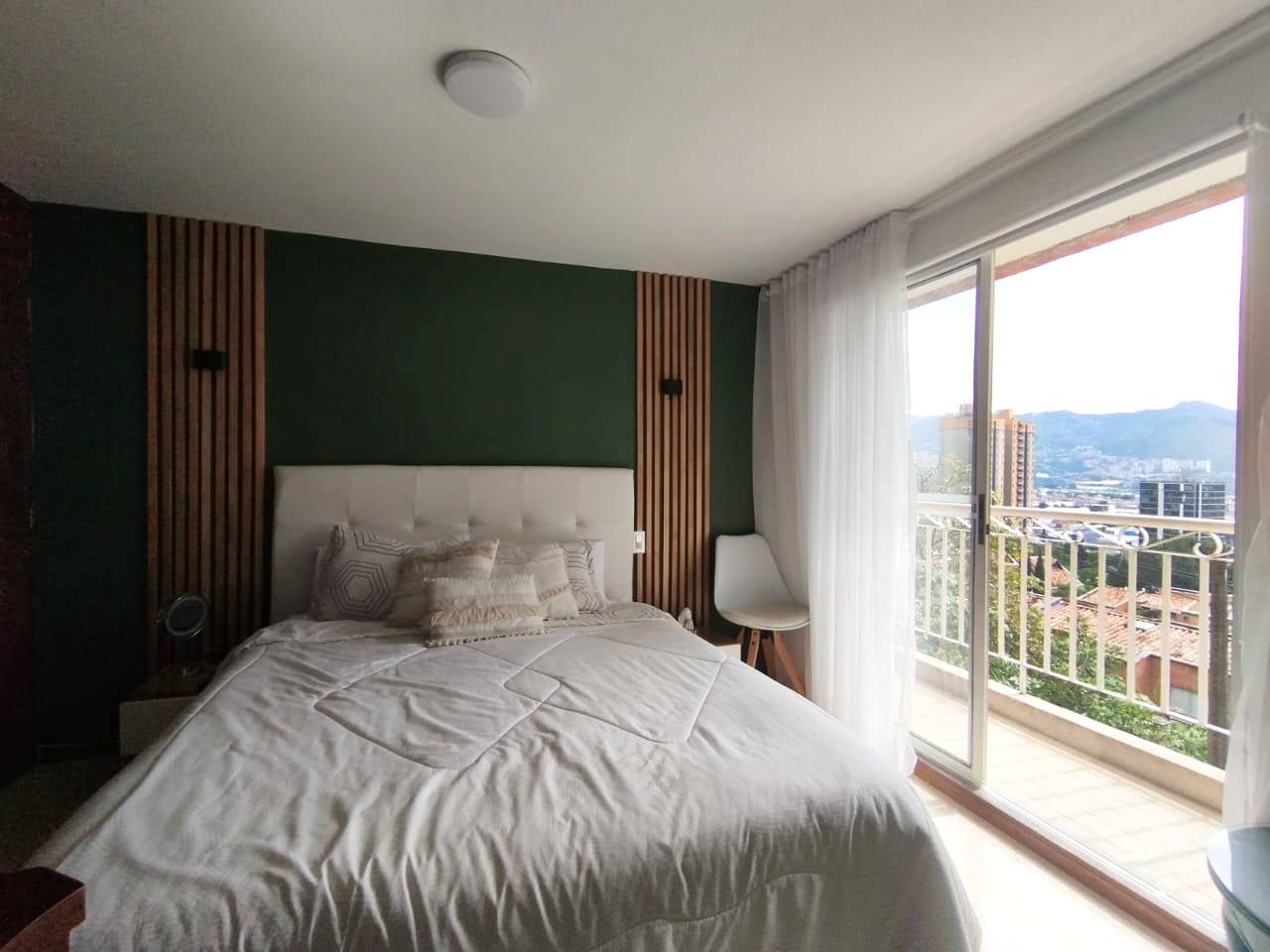 Apartamento de 3 alcobas en arriendo en Castropol, Medellín, 87 m² · foto 9 de 17