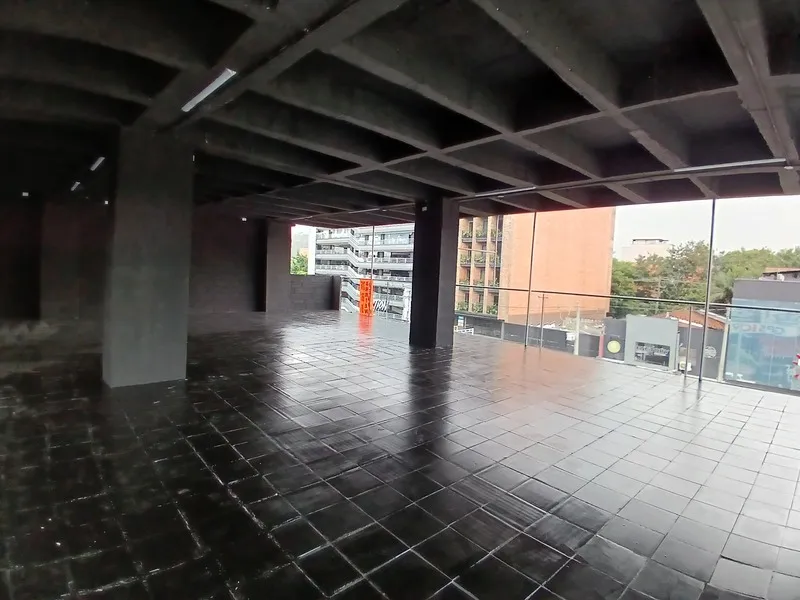 Local en arriendo en Laureles, Medellín, 550 m² · foto 7 de 11