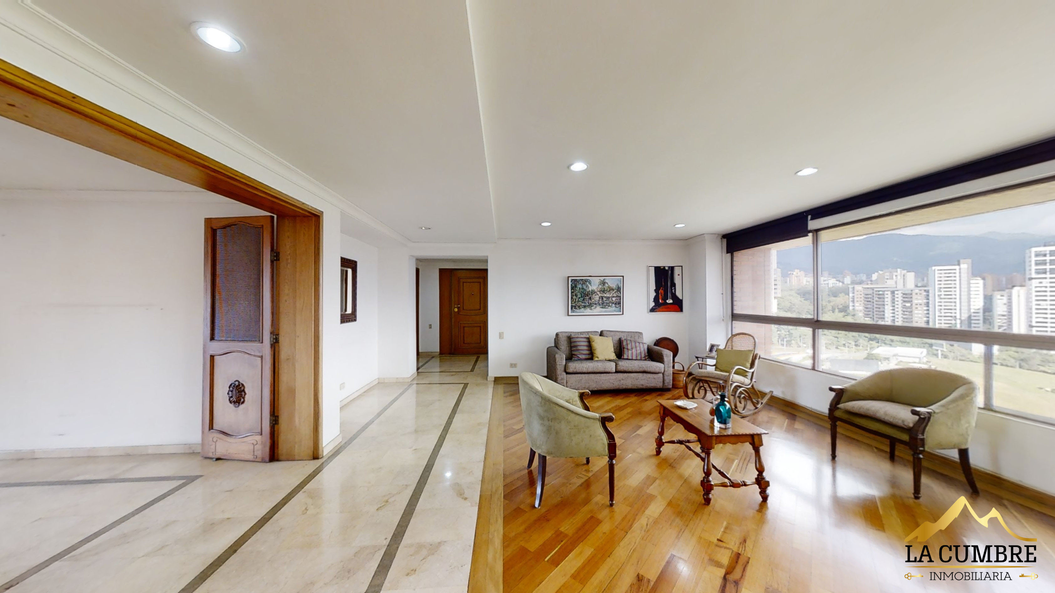 Apartamento de 3 alcobas en venta en Los Balsos, Medellín, 215 m² · foto 2 de 11