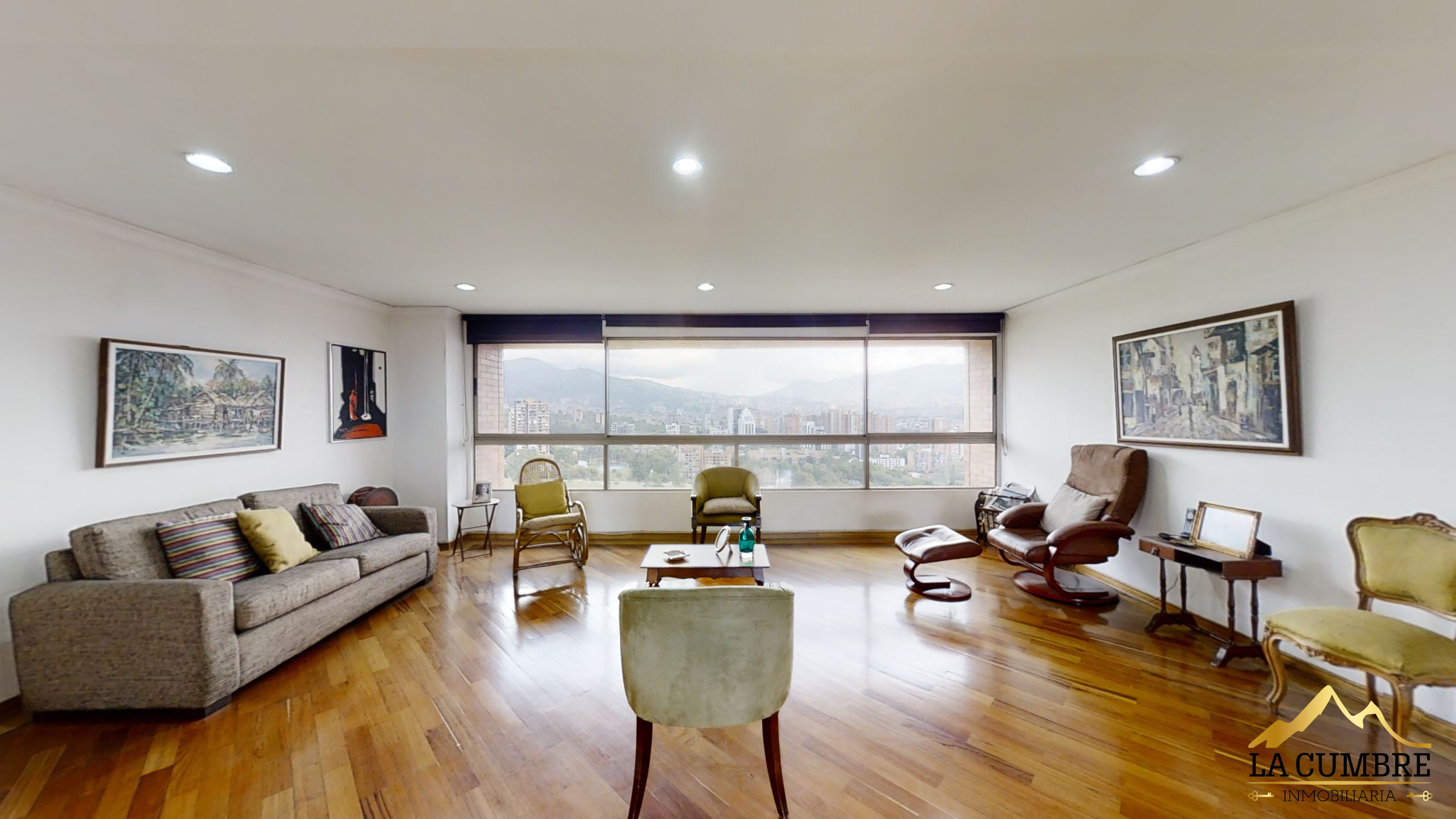Apartamento de 3 alcobas en venta en Los Balsos, Medellín, 215 m² · foto 3 de 11