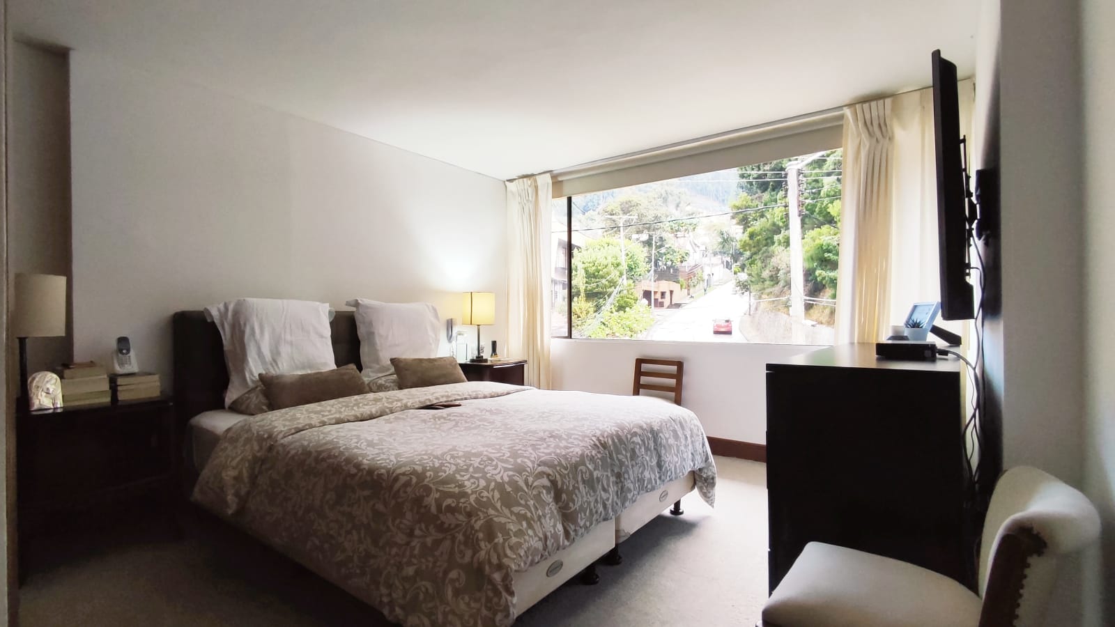 Apartamento de 3 alcobas en venta en Chico, Bogotá, 135 m² · foto 10 de 18
