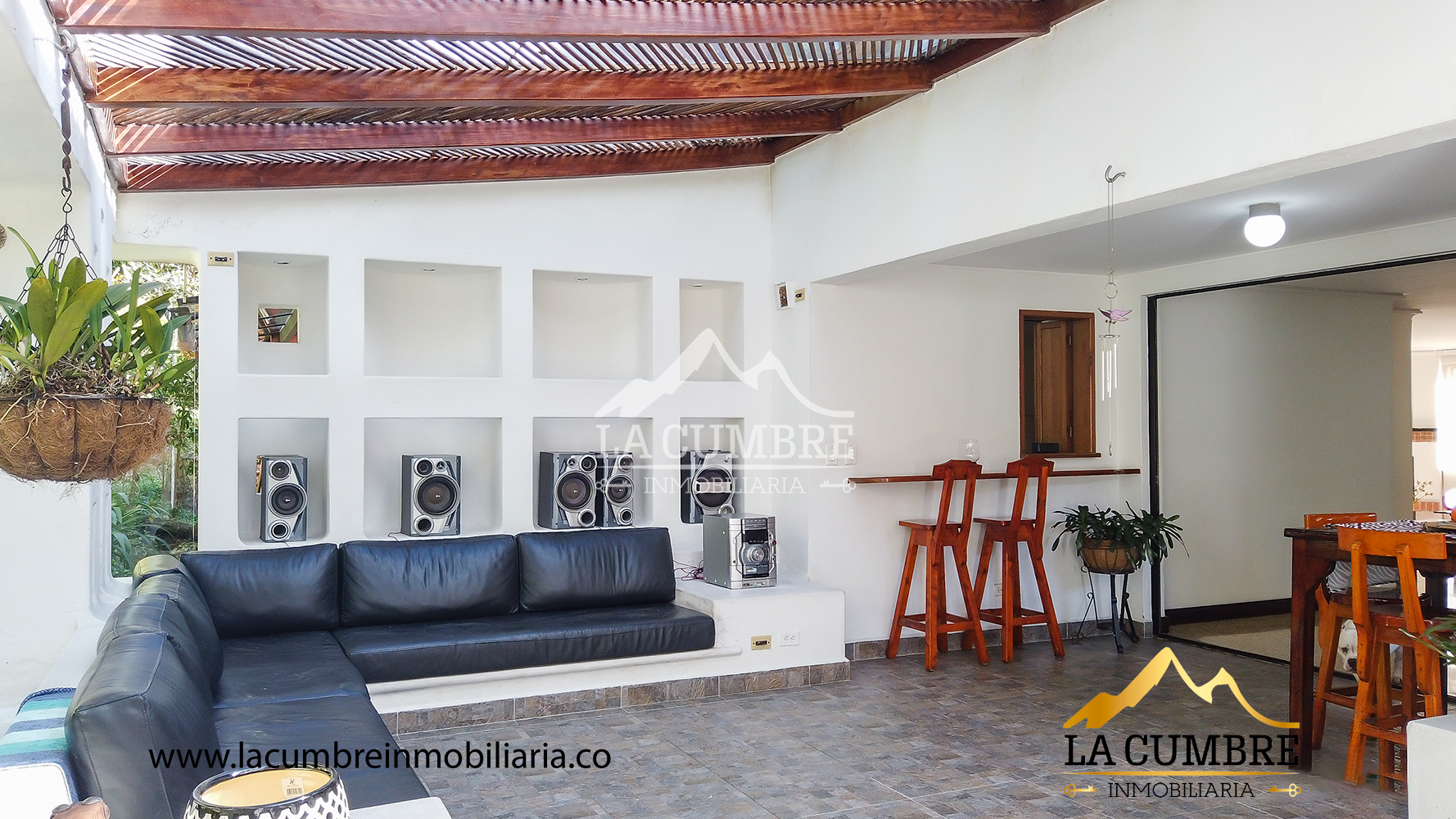 Casa de 3 alcobas en arriendo en Los Balsos No.2, Medellín, 127 m² · foto 2 de 15
