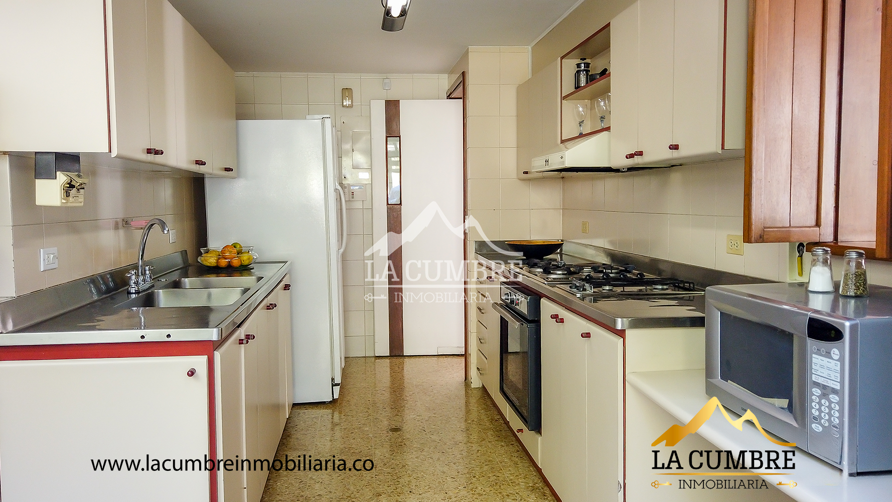 Casa de 3 alcobas en arriendo en Los Balsos No.2, Medellín, 127 m² · foto 8 de 15