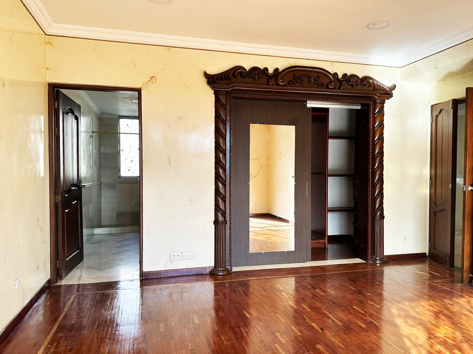 Casa de 4 alcobas en venta en Altos Del Poblado, Medellín, 330 m² · foto 10 de 15