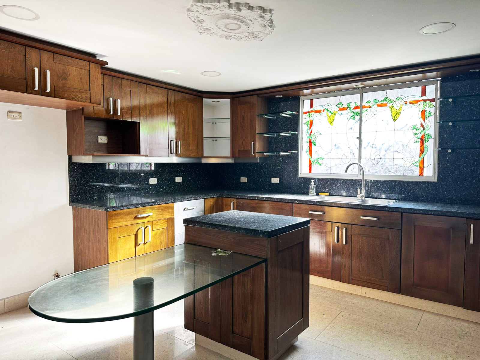 Casa de 4 alcobas en venta en Altos Del Poblado, Medellín, 330 m² · foto 7 de 15