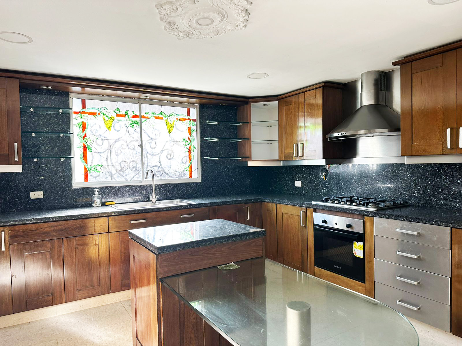 Casa de 4 alcobas en venta en Altos Del Poblado, Medellín, 330 m² · foto 8 de 15