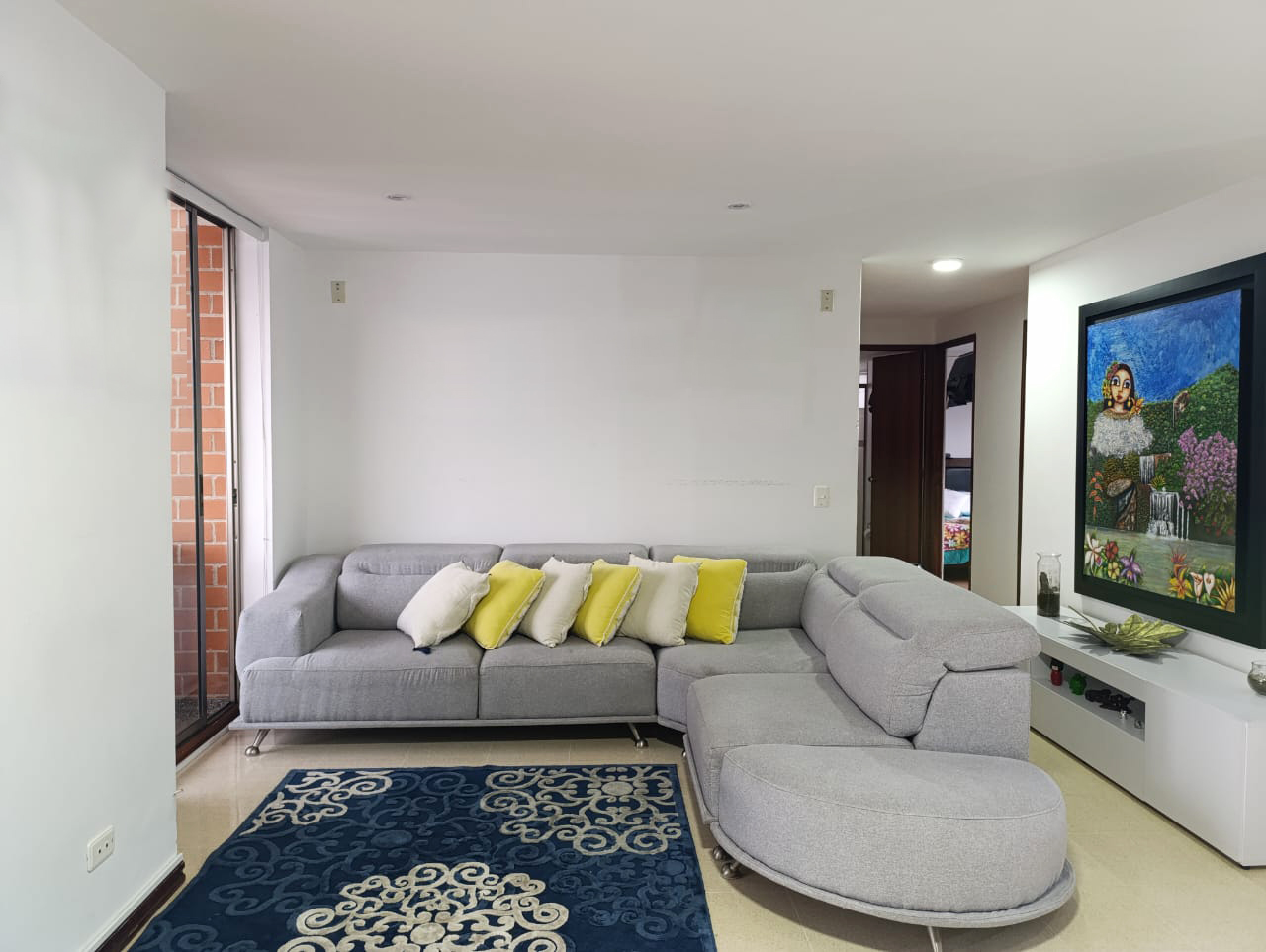 Apartamento de 3 alcobas en arriendo en El Diamante 2, Medellín, 130 m² · foto 3 de 19