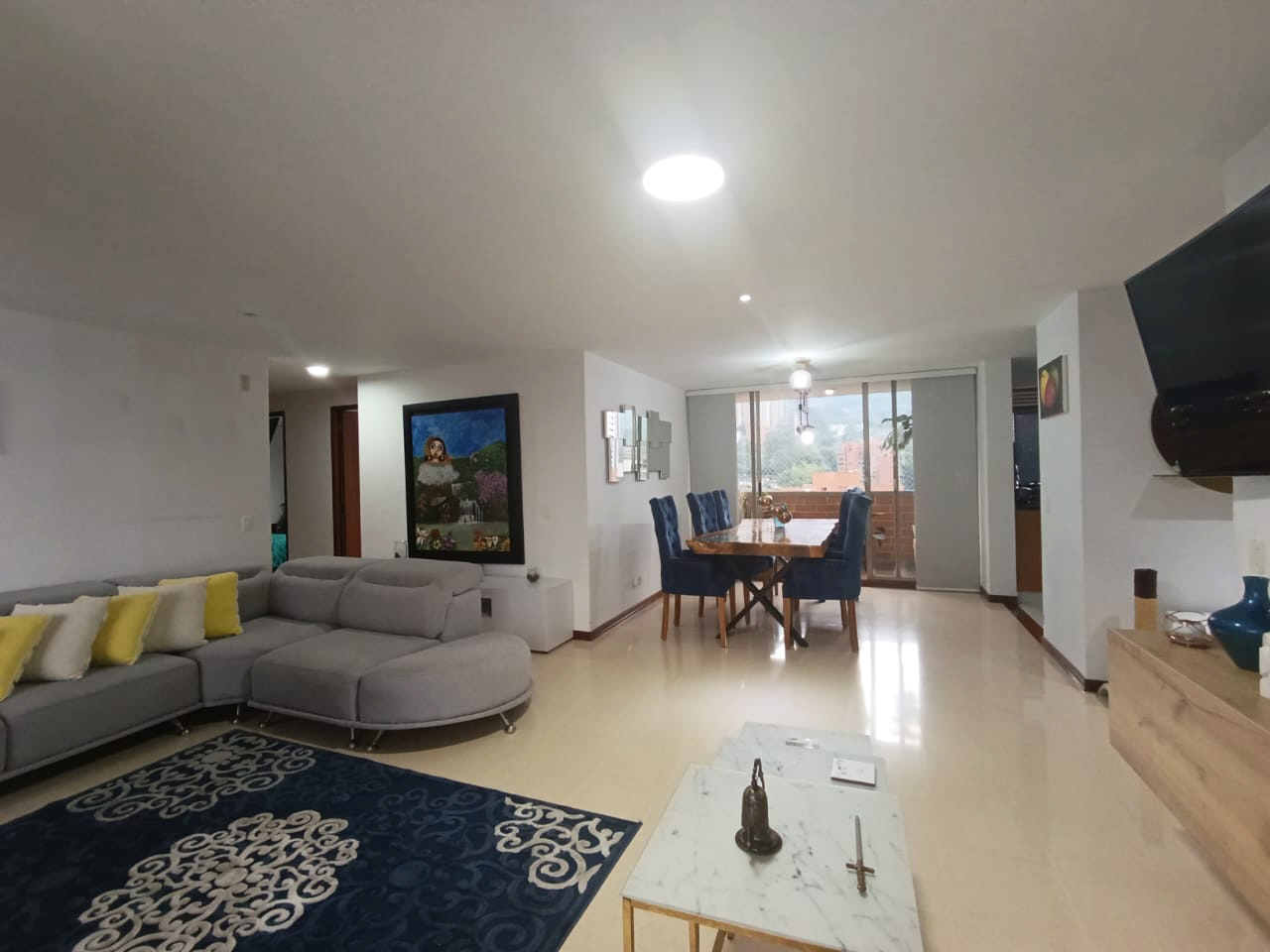 Apartamento de 3 alcobas en arriendo en El Diamante 2, Medellín, 130 m² · foto 5 de 19