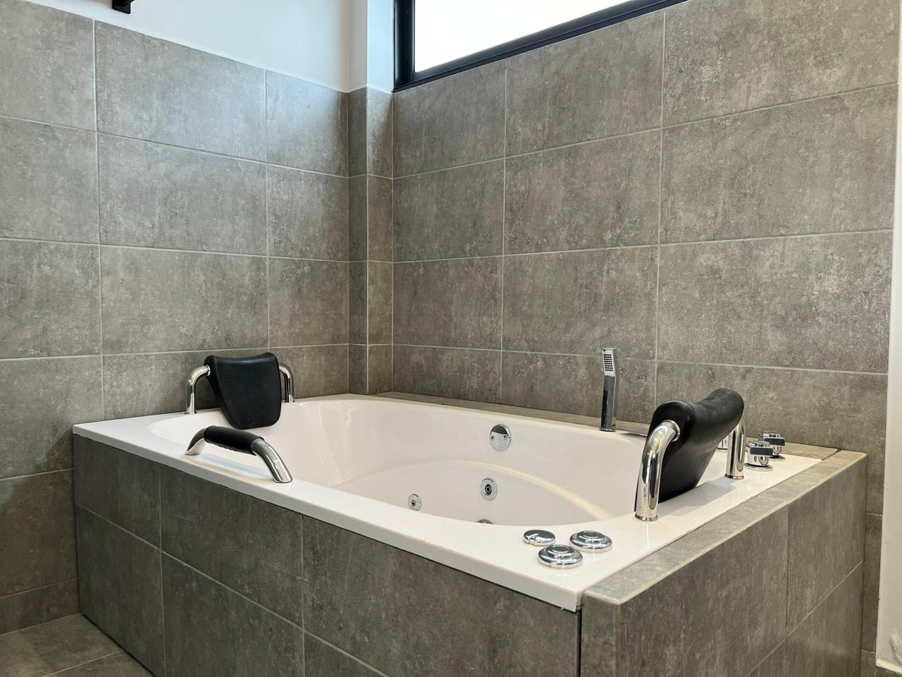 Casa de 3 alcobas en venta en El Porvenir, Rionegro, 424 m² · foto 14 de 19