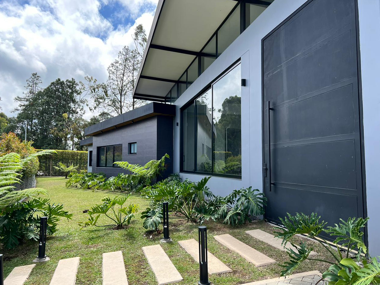 Casa de 3 alcobas en venta en El Porvenir, Rionegro, 424 m² · foto 18 de 19