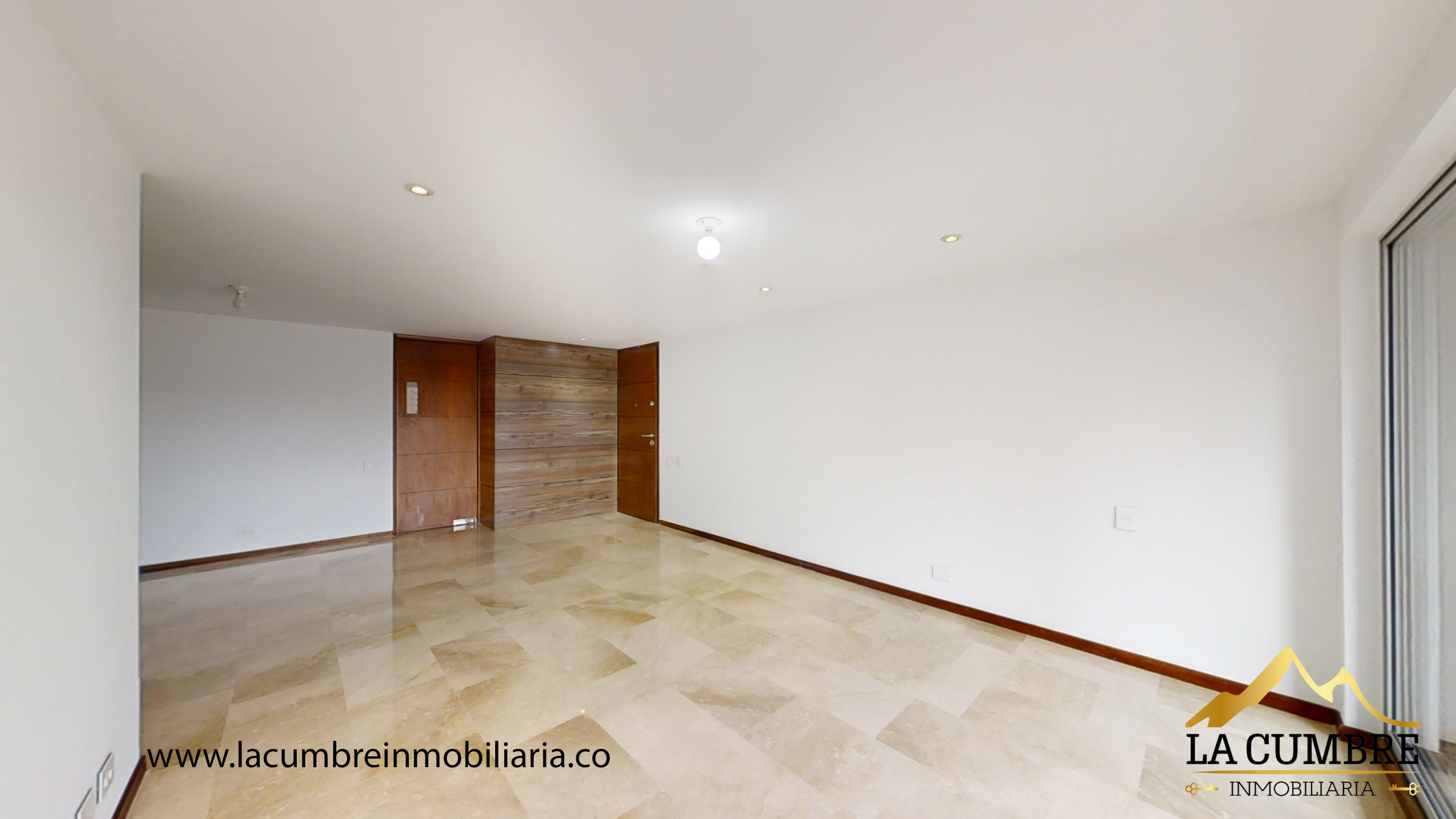 Apartamento de 3 alcobas en arriendo en Los Balsos, Medellín, 133 m² · foto 3 de 12