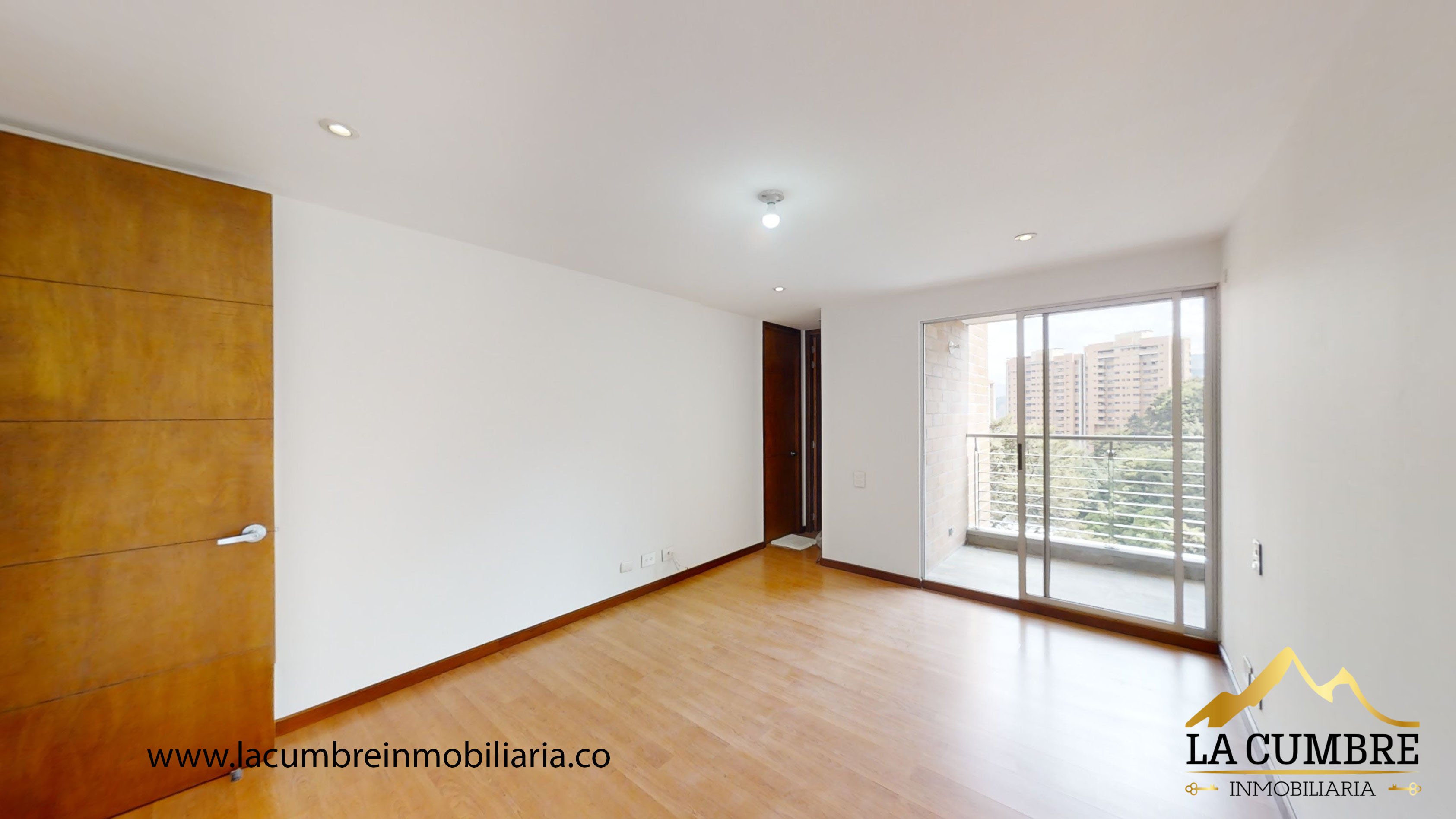 Apartamento de 3 alcobas en arriendo en Los Balsos, Medellín, 133 m² · foto 8 de 12