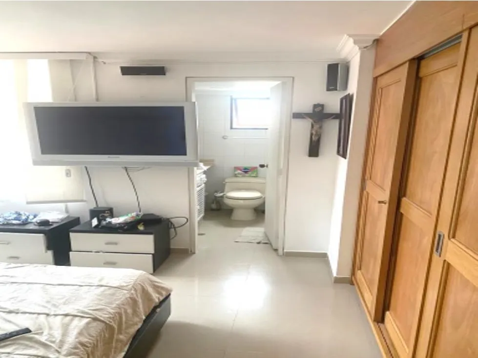 Apartamento de 3 alcobas en venta en Patio Bonito, Medellín, 244 m² · foto 14 de 14