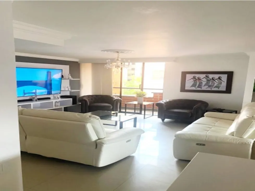 Apartamento de 3 alcobas en venta en Patio Bonito, Medellín, 244 m² · foto 3 de 14
