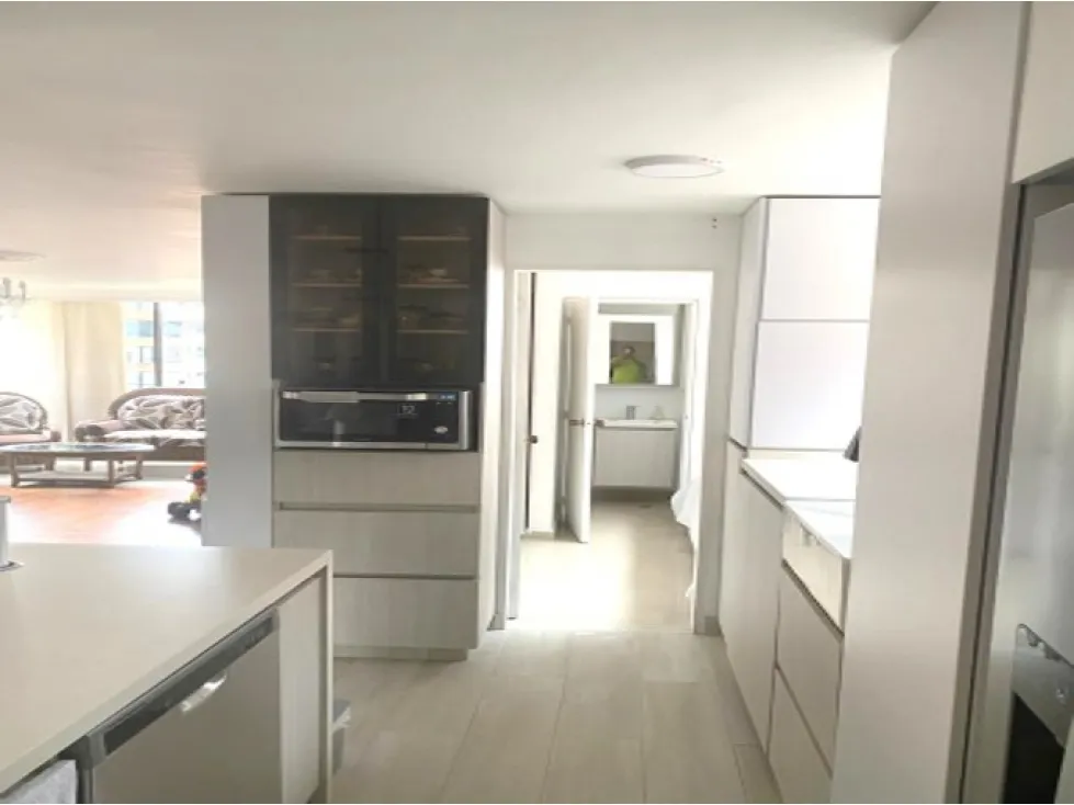 Apartamento de 3 alcobas en venta en Patio Bonito, Medellín, 244 m² · foto 10 de 14