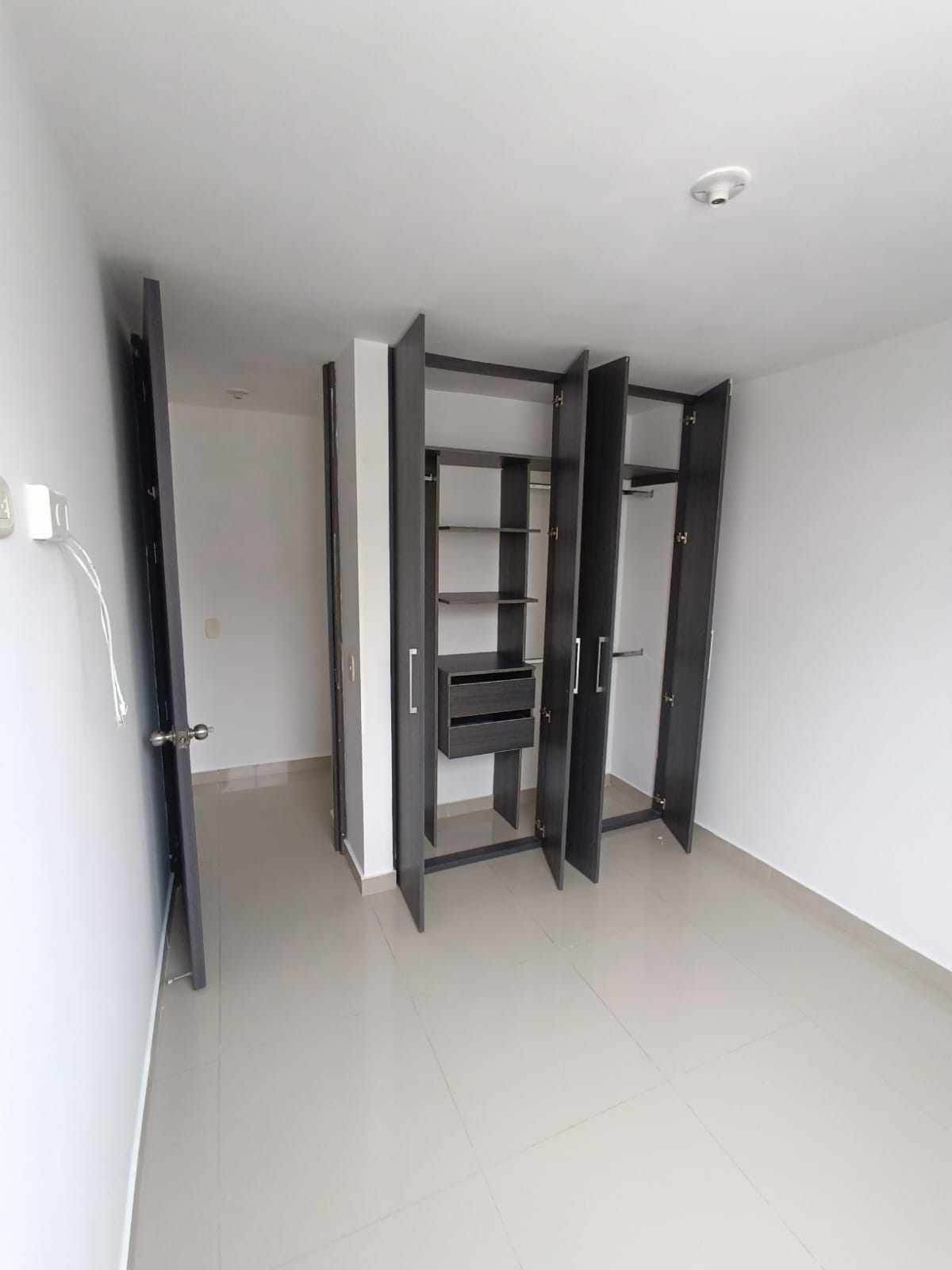Apartamento de 3 alcobas en venta en Picaleña Y Mirolindo, Ibagué, 73 m² · foto 16 de 24