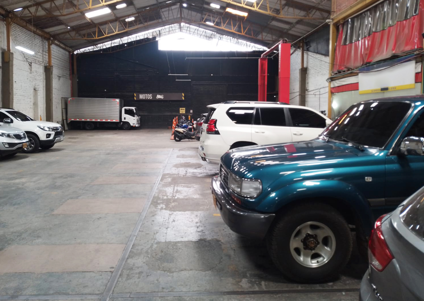 Bodega en arriendo en Belén Fatima, Medellín, 1150 m² · foto 10 de 14
