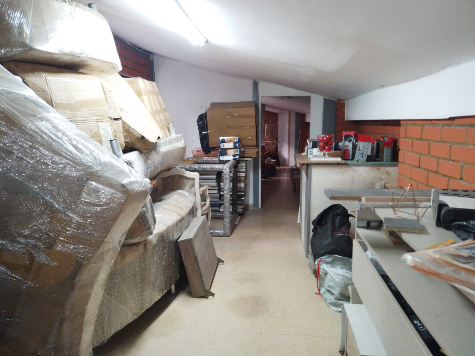 Bodega en arriendo en Belén Fatima, Medellín, 1150 m² · foto 5 de 14
