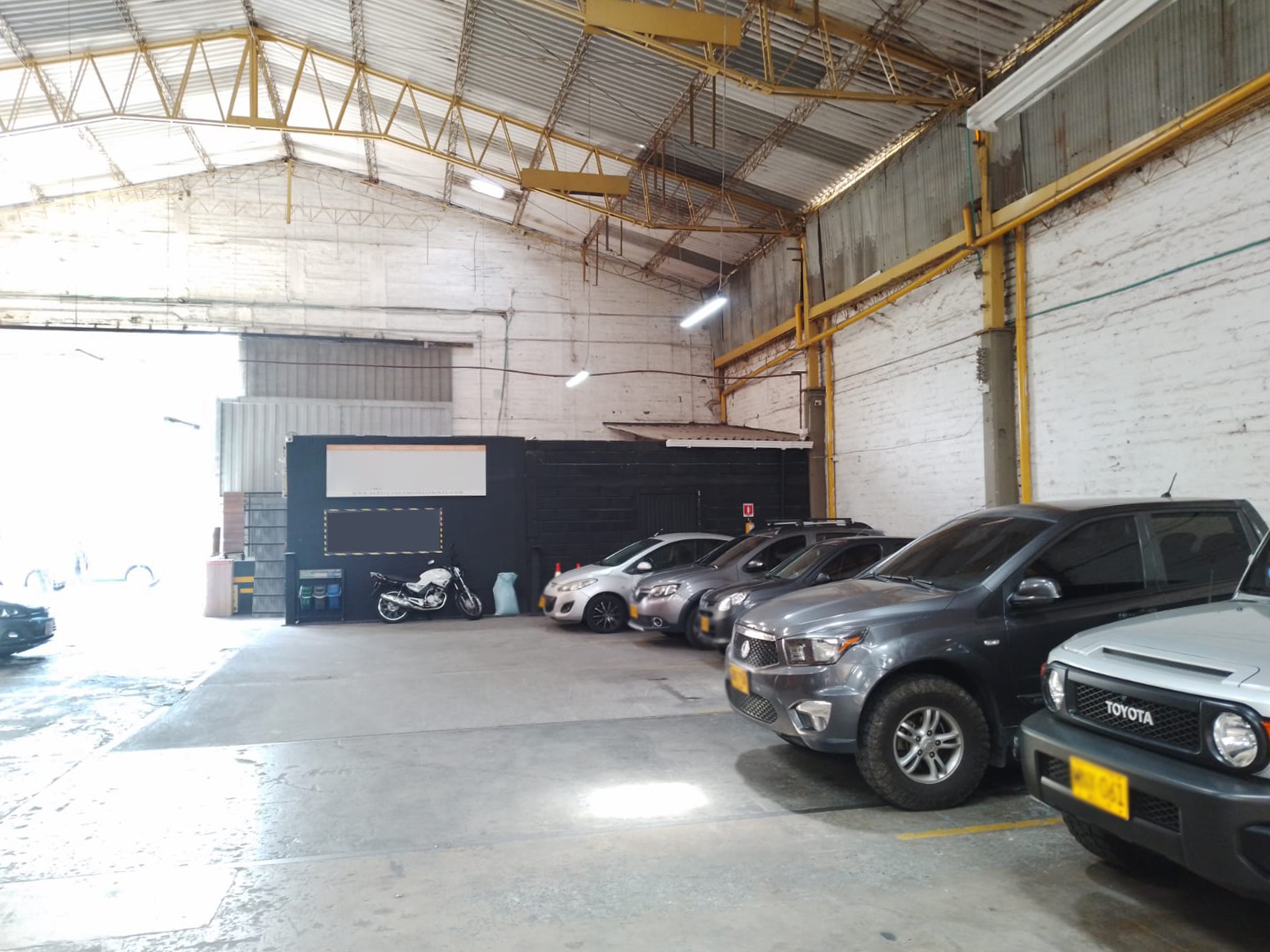Bodega en arriendo en Belén Fatima, Medellín, 1150 m² · foto 7 de 14