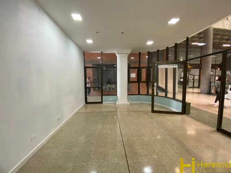 Local en arriendo en Campo Amor, Medellín, 30 m² · foto 2 de 8