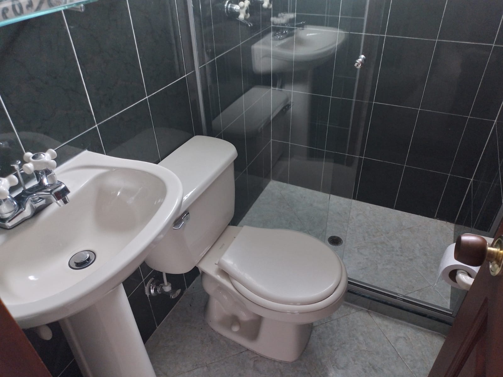 Local en venta en Laureles, Medellín, 330 m² · foto 11 de 16