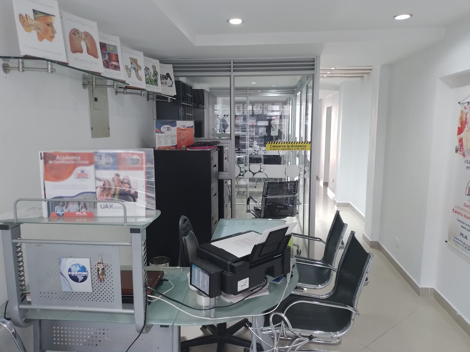 Local en venta en Laureles, Medellín, 330 m² · foto 2 de 16