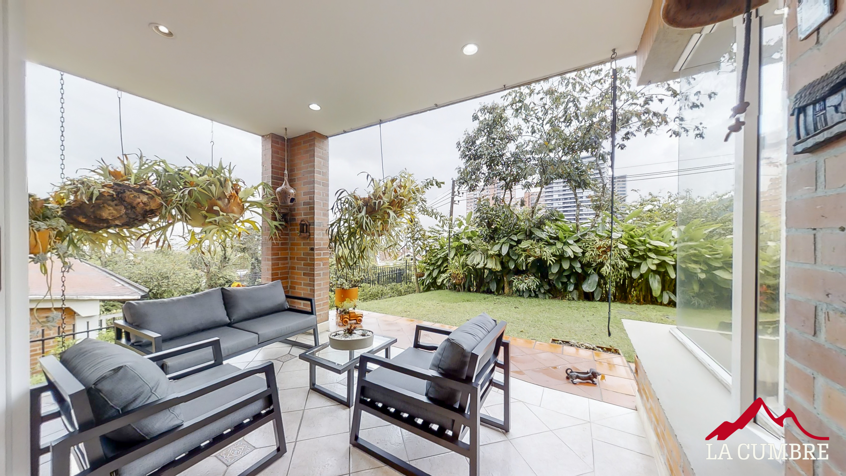 Casa en arriendo en El Poblado, Medellín · foto 11 de 18