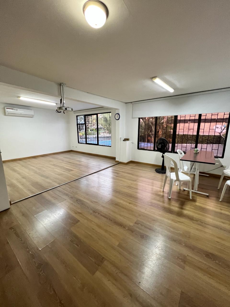Casa de 11 alcobas en venta en Santa Monica, Cali, 363 m² · foto 15 de 19
