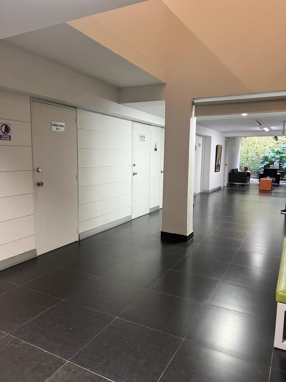 Casa de 11 alcobas en venta en Santa Monica, Cali, 363 m² · foto 9 de 19