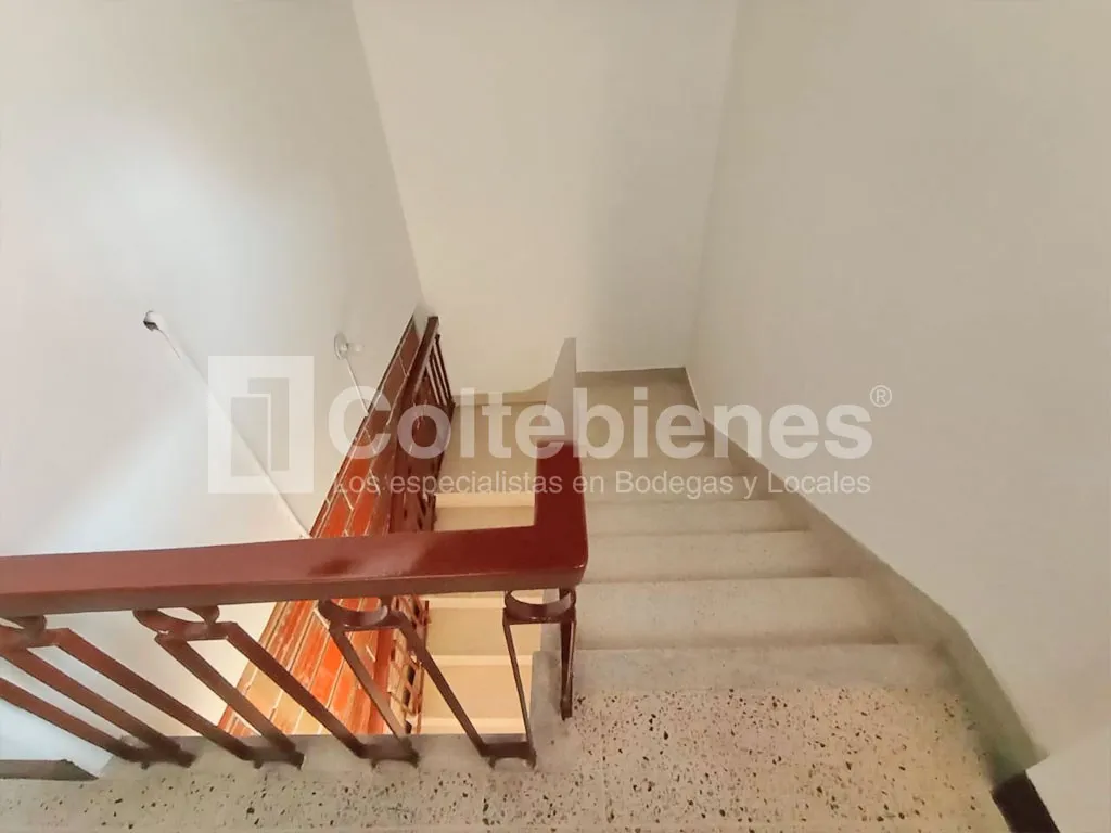 Casa de 7 alcobas en venta en Villa Nueva, Medellín, 238 m² · foto 16 de 24