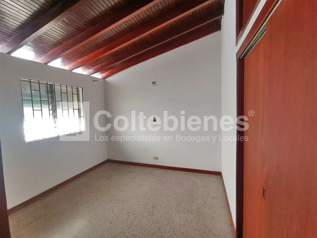 Casa de 7 alcobas en venta en Villa Nueva, Medellín, 238 m² · foto 17 de 24
