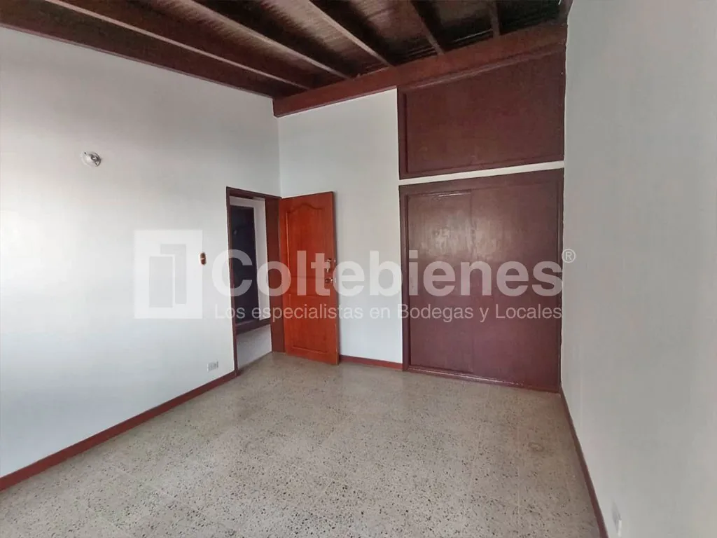 Casa de 7 alcobas en venta en Villa Nueva, Medellín, 238 m² · foto 19 de 24