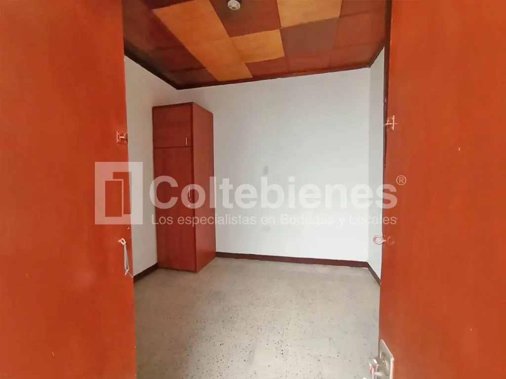 Casa de 7 alcobas en venta en Villa Nueva, Medellín, 238 m² · foto 7 de 24